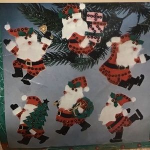 Playful Santa vintage Ornament Kit Leewards Made in USA 14-38951 4"x5" felt